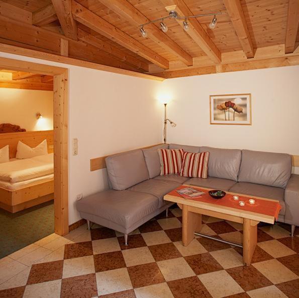 Apart Ehart Sankt Anton am Arlberg Szoba fotó